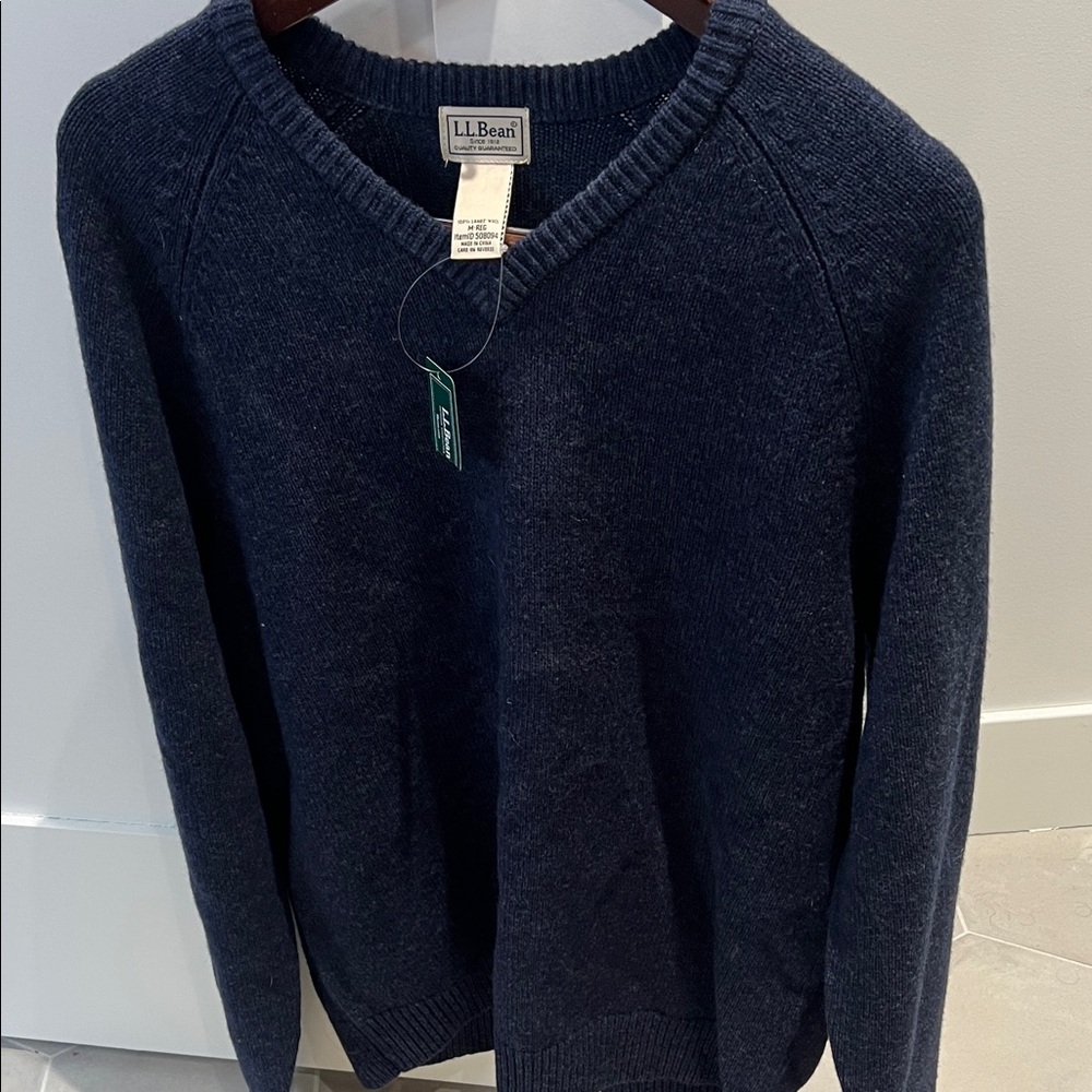 L.L. Bean Dark Blue Knit VNeck Pullover Sweater NWT Mariner Blue 100% lambs wool